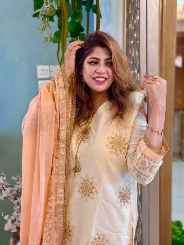 Gulnaaz 6047 - Image 2