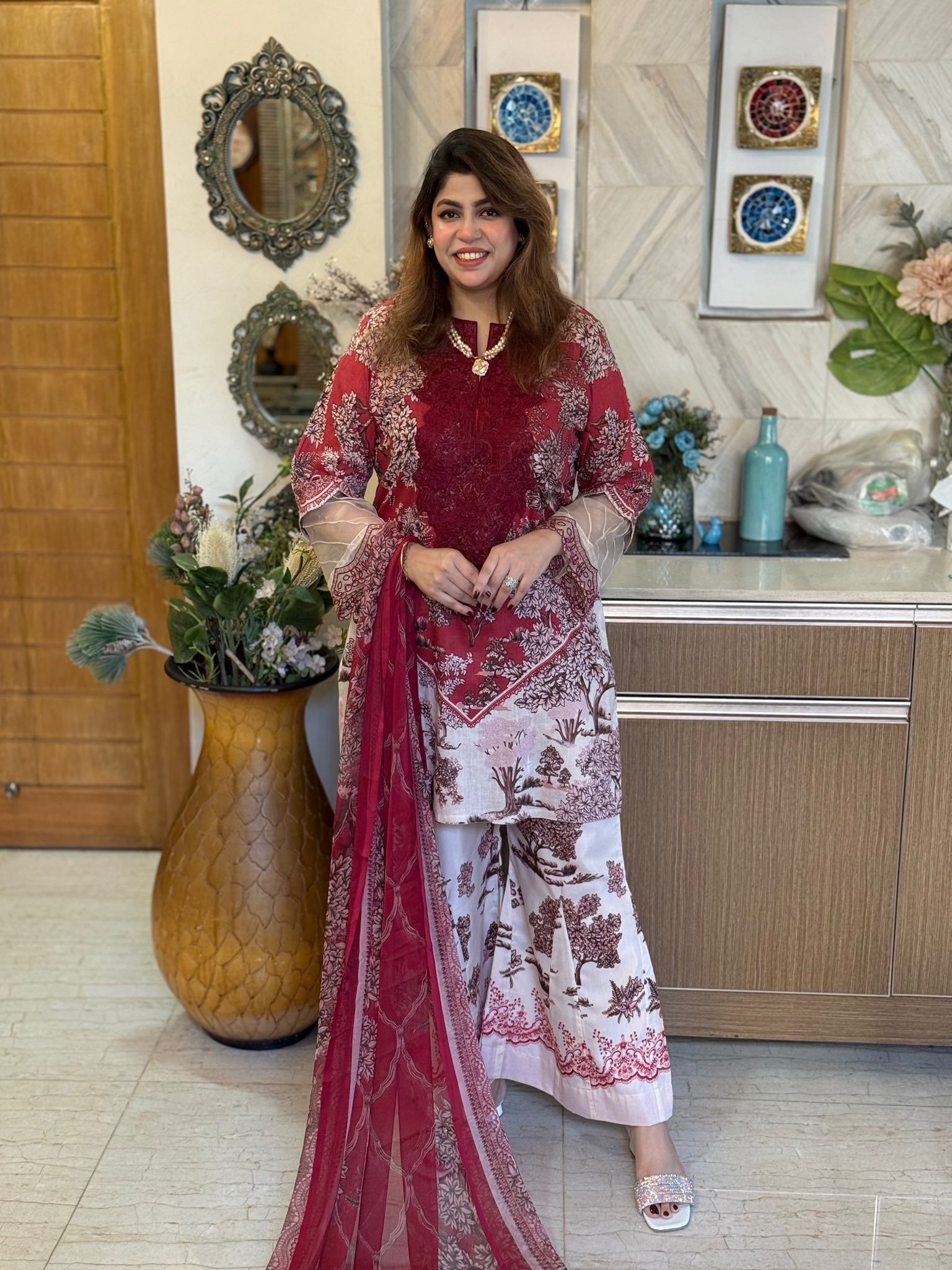 Scarlet Dream - Image 4