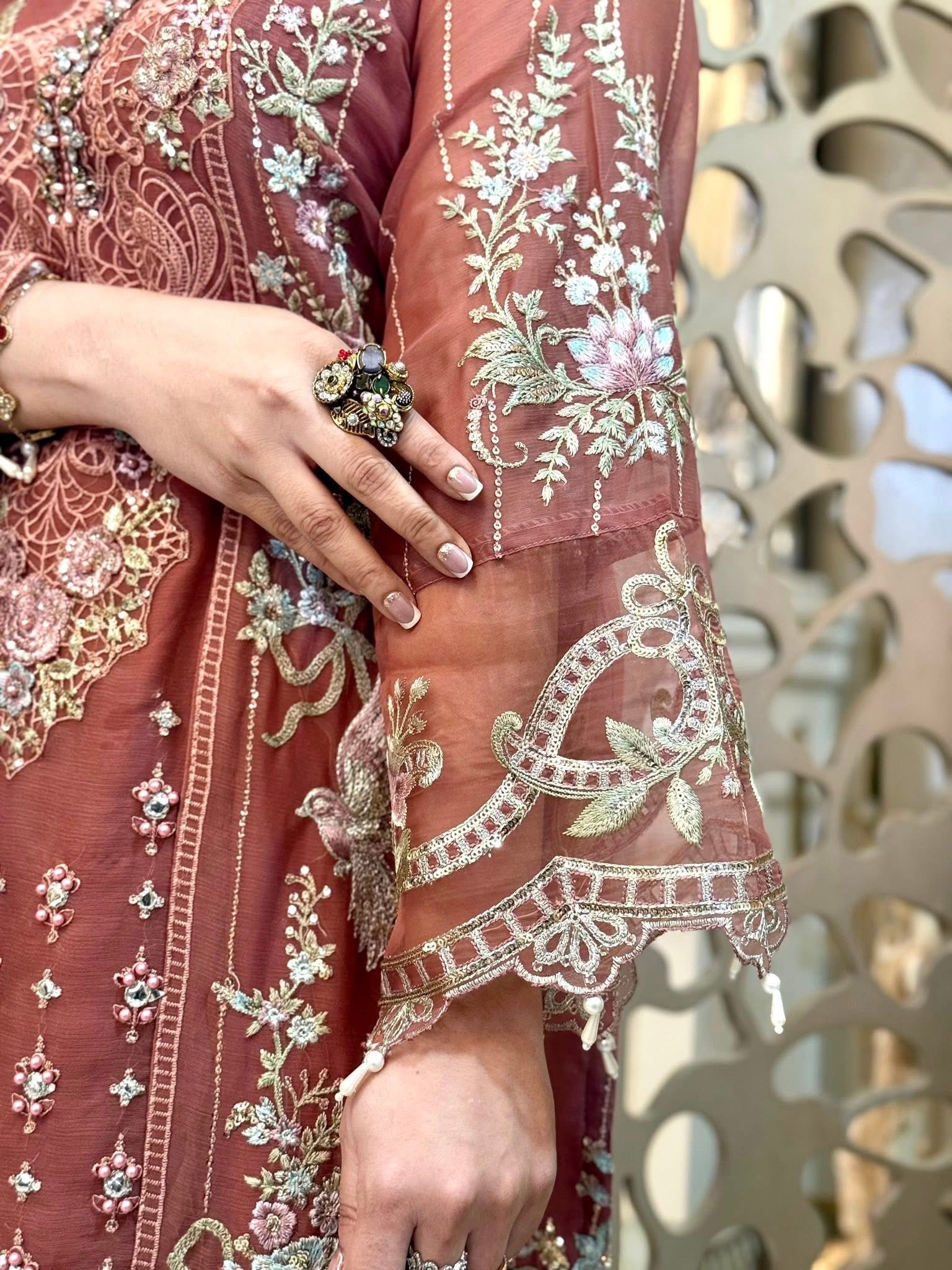 Ishq - e- Gulaabi - Image 4