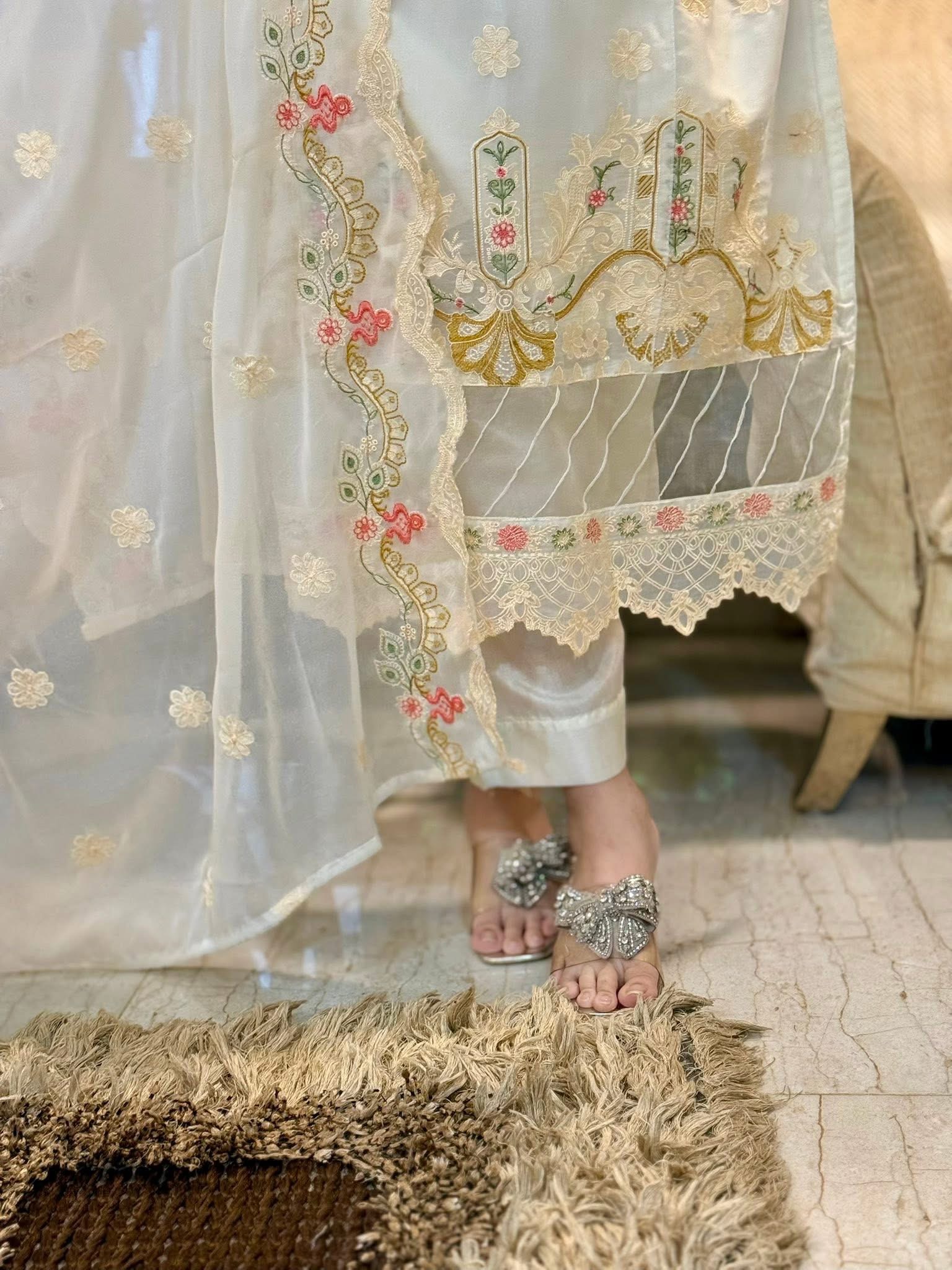 Mehr Afsoon - Image 6